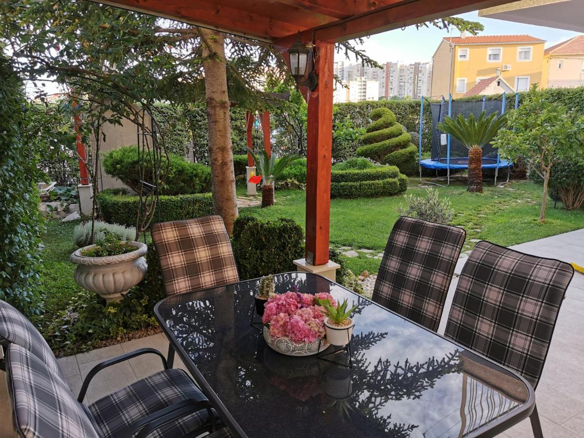 Leona Appartement *